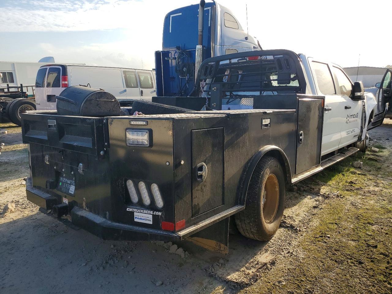 2025 Ford F350 Super Duty Utility / Service Truck - Image 3