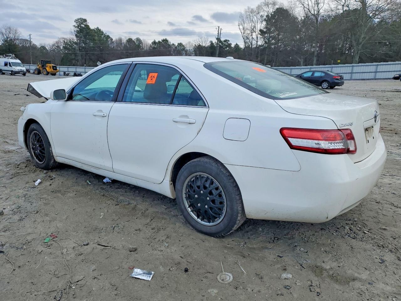 2011 Toyota Camry Base - Фото 2