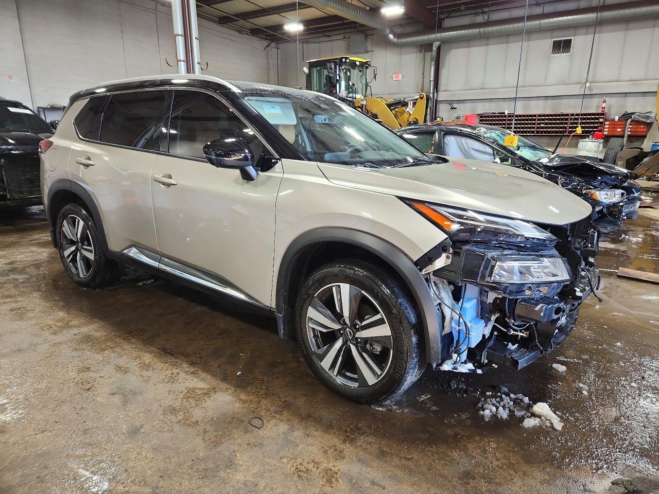 2022 Nissan Rogue Platinum - Фото 4