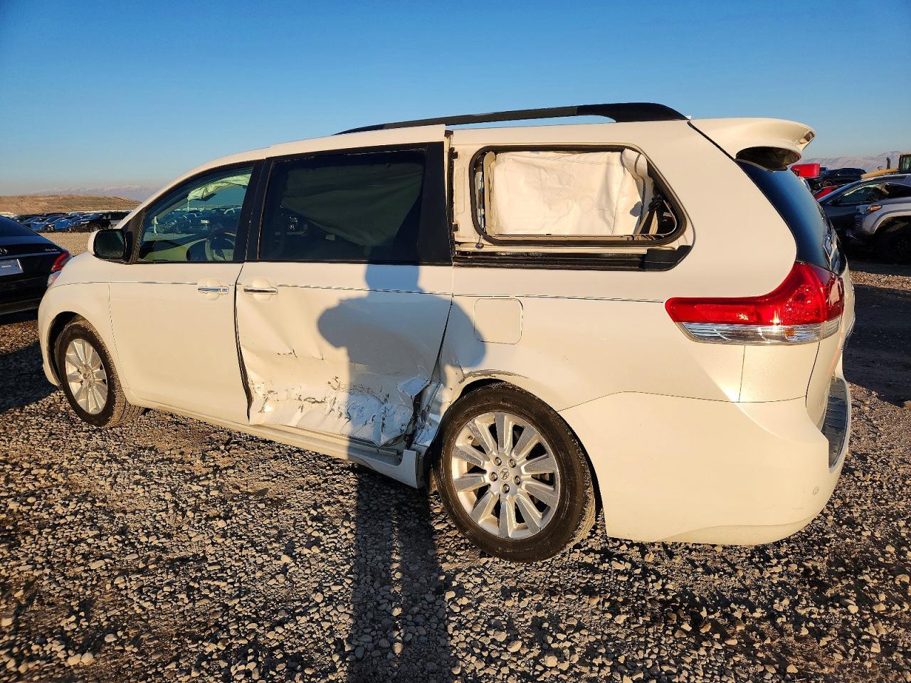 2011 Toyota Sienna Limited 7-Passenger - Фото 2