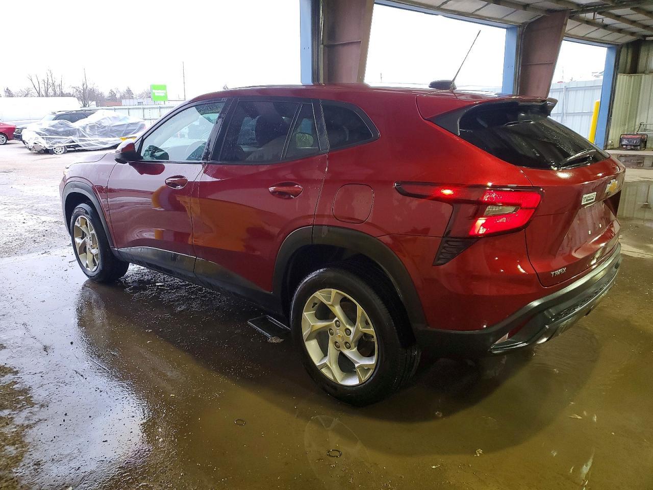 2024 Chevrolet Trax Ls - Фото 2