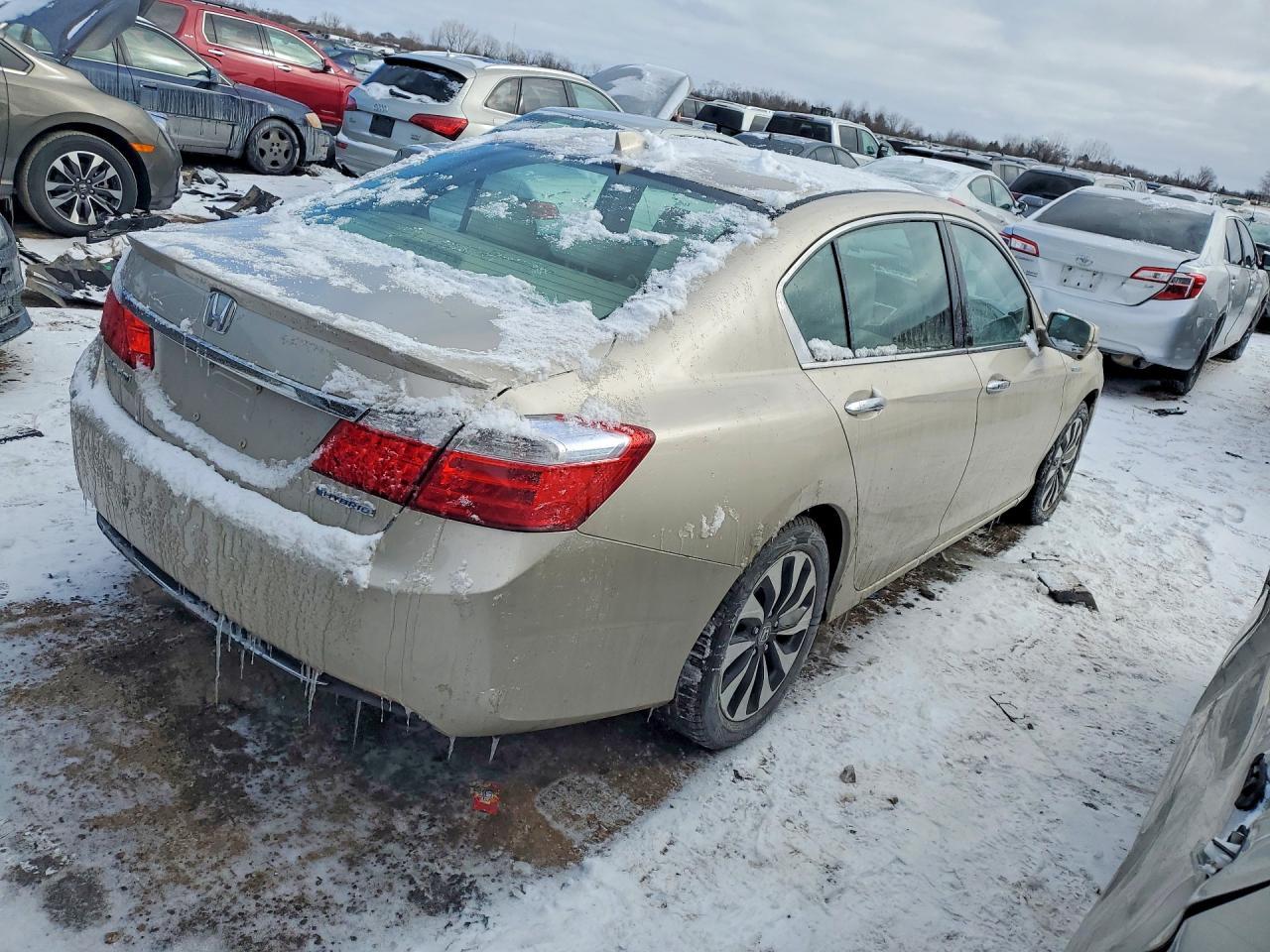 2014 Honda Accord Hybrid - Image 3