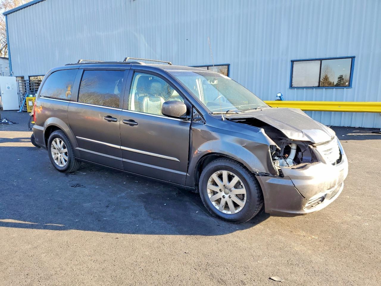 2016 Chrysler Town & Country Touring - Фото 4