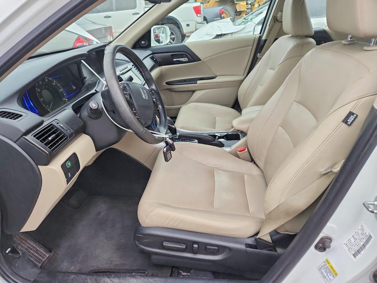 2015 Honda Accord Touring Hybrid - Фото 7