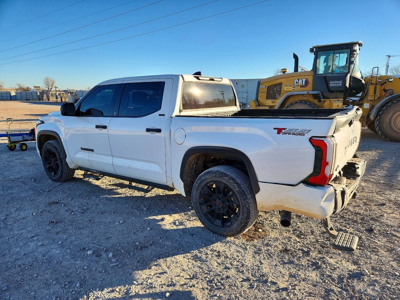 2023 Toyota Tundra Sr5 - Image 2
