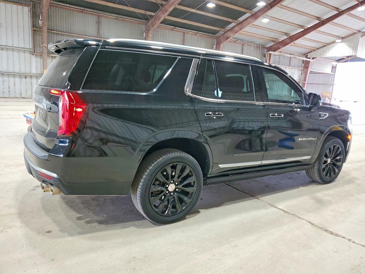 2021 GMC Yukon Denali - Image 3