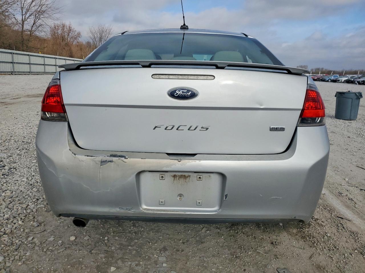 2011 Ford Focus Ses - Фото 6