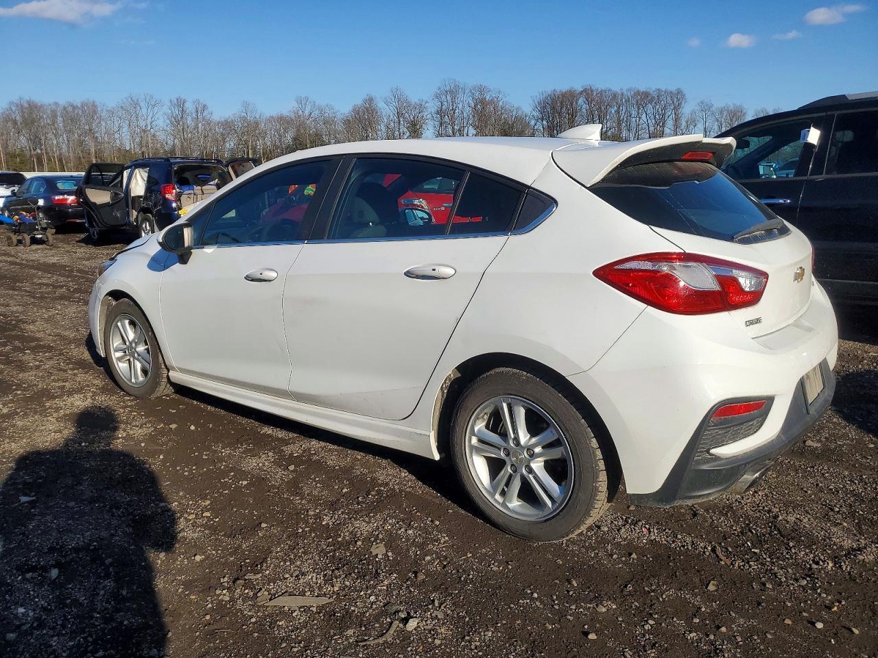 2017 Chevrolet Cruze Lt - Фото 2