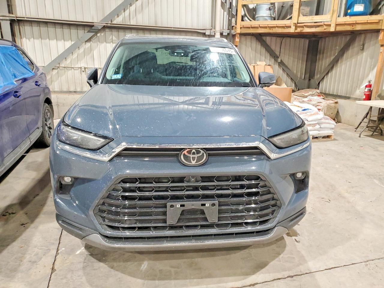 2024 Toyota Grand Highlander Xle - Image 5