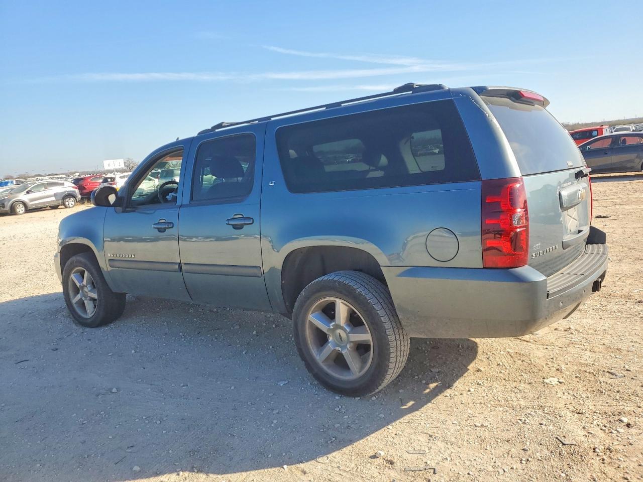 2008 Chevrolet Suburban K1500 Ls - Image 2