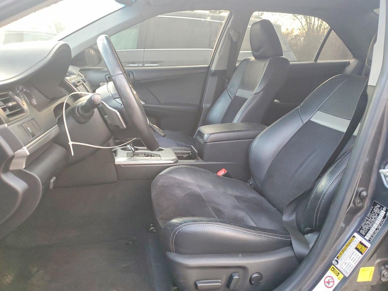 2012 Toyota Camry - Фото 7