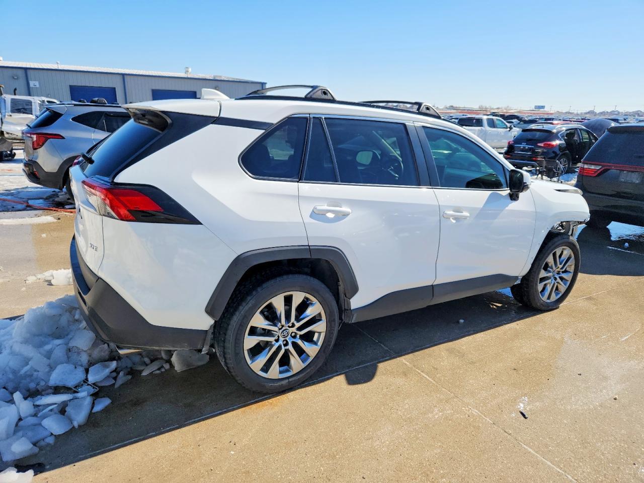 2020 Toyota Rav4 Xle Premium - Image 3