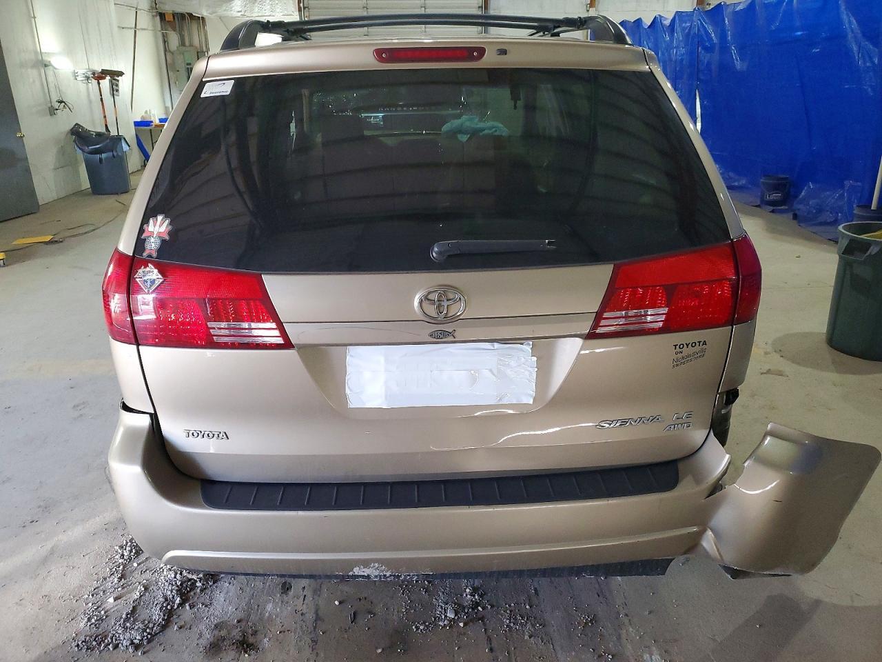 2004 Toyota Sienna Le - Image 6