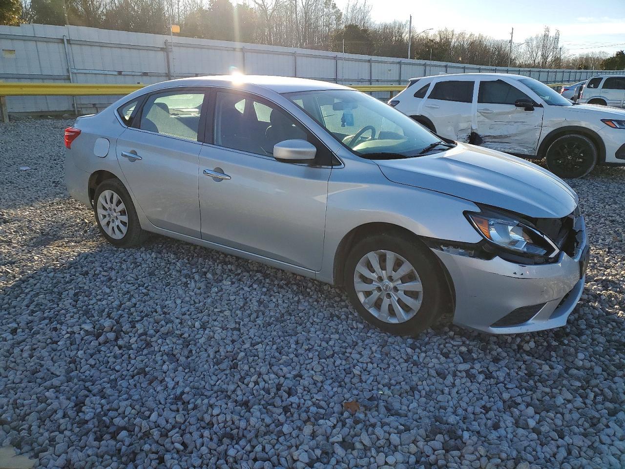 2019 Nissan Sentra S - Фото 4