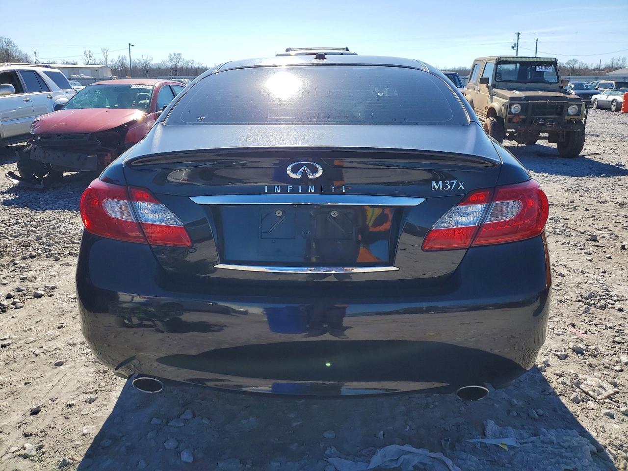 2011 Infiniti M37 X - Фото 6