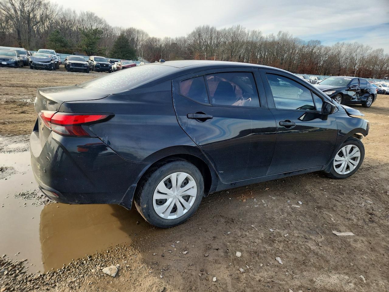 2021 Nissan Versa S - Image 3
