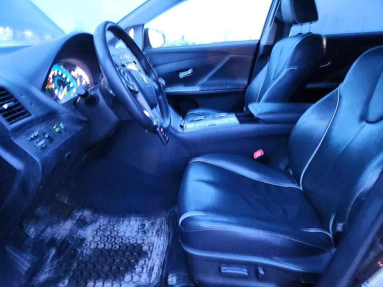 2016 Toyota Venza Xle - Image 7
