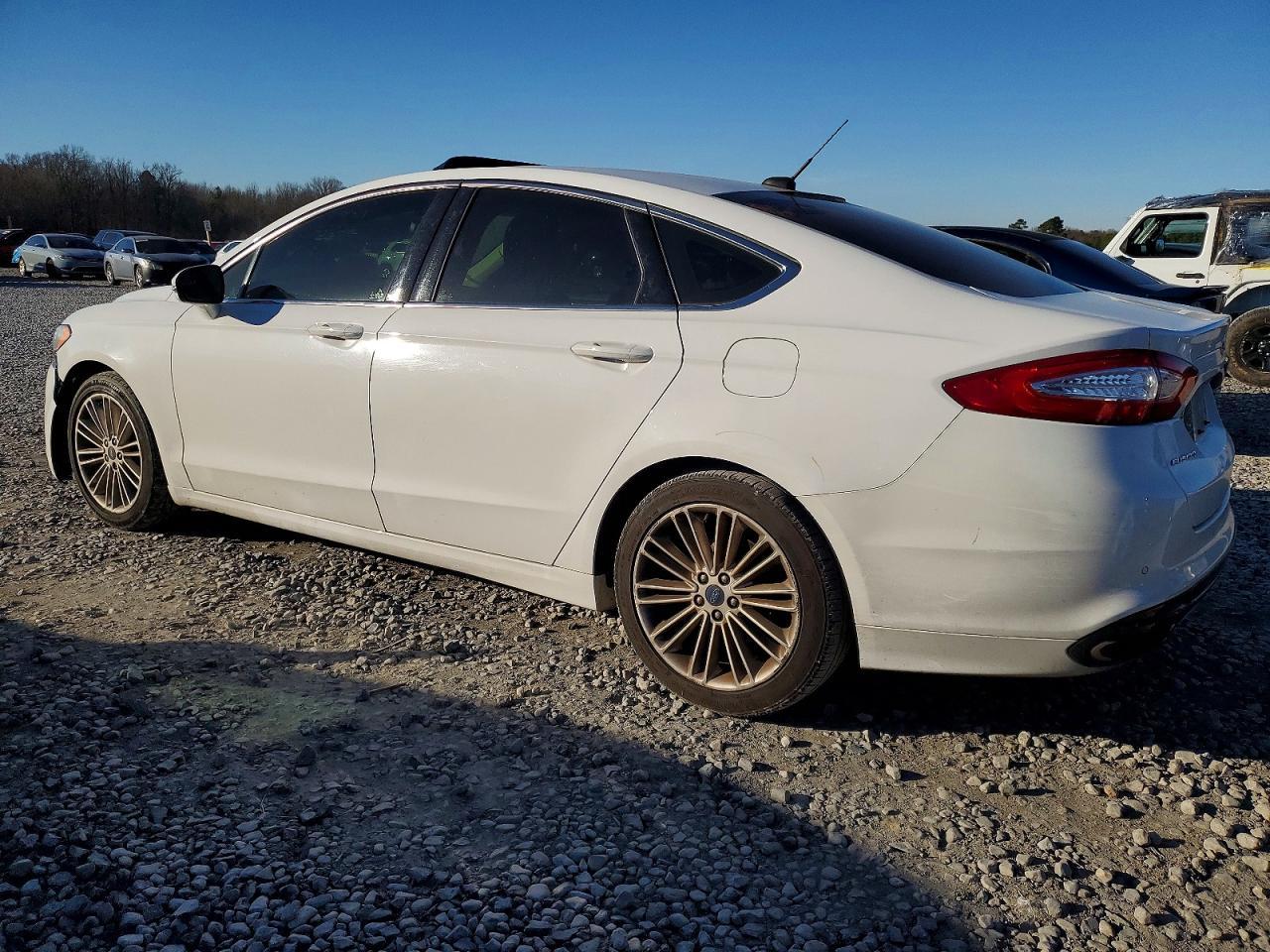 2016 Ford Fusion Se - Image 2
