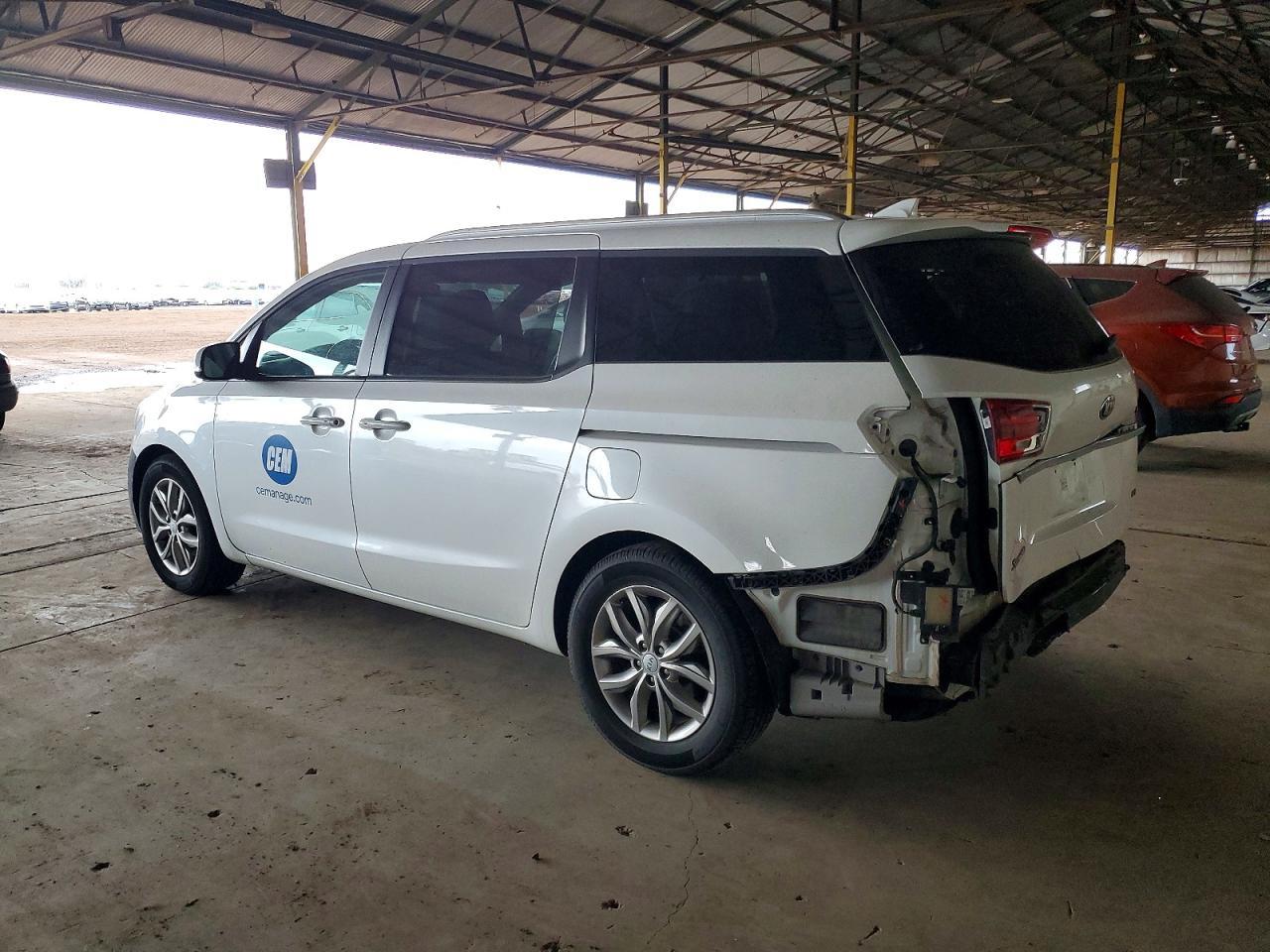 2020 Kia Sedona Lx - Image 2