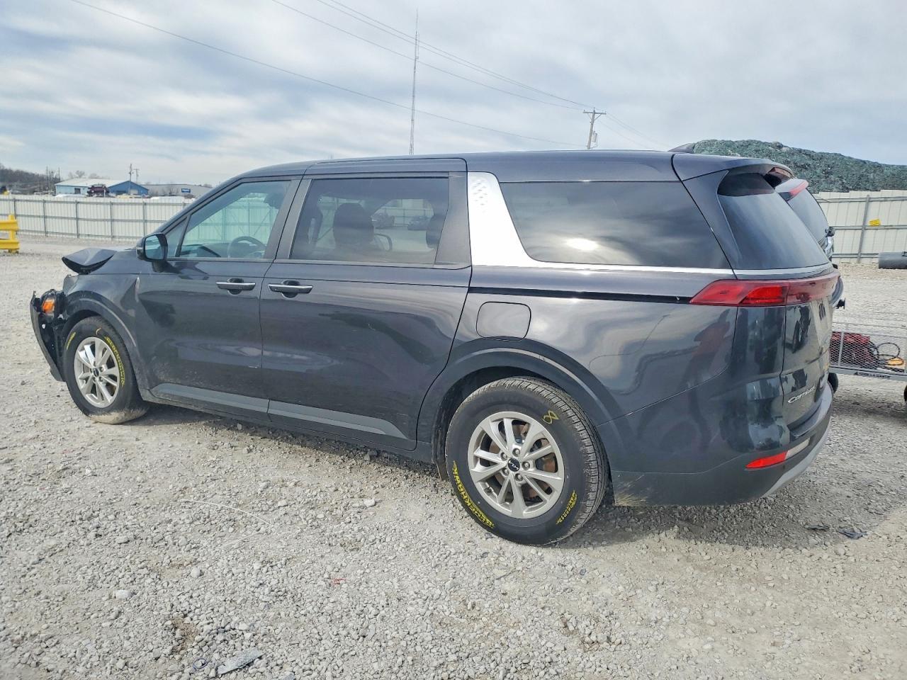 2022 Kia Carnival Lx - Фото 2