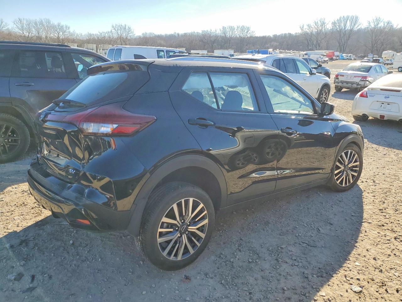 2024 Nissan Kicks Sv - Image 3