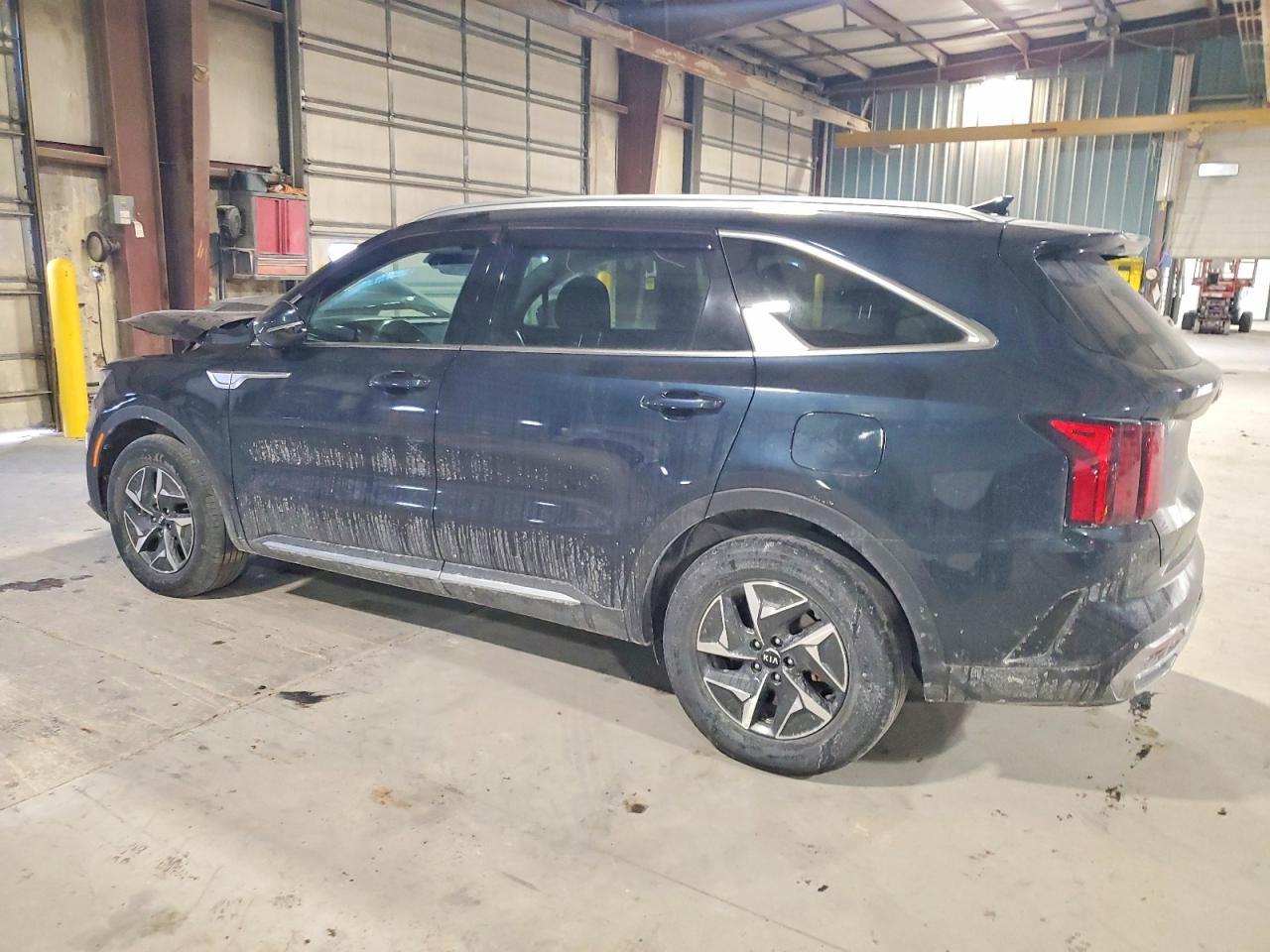 2021 Kia Sorento S - Фото 2
