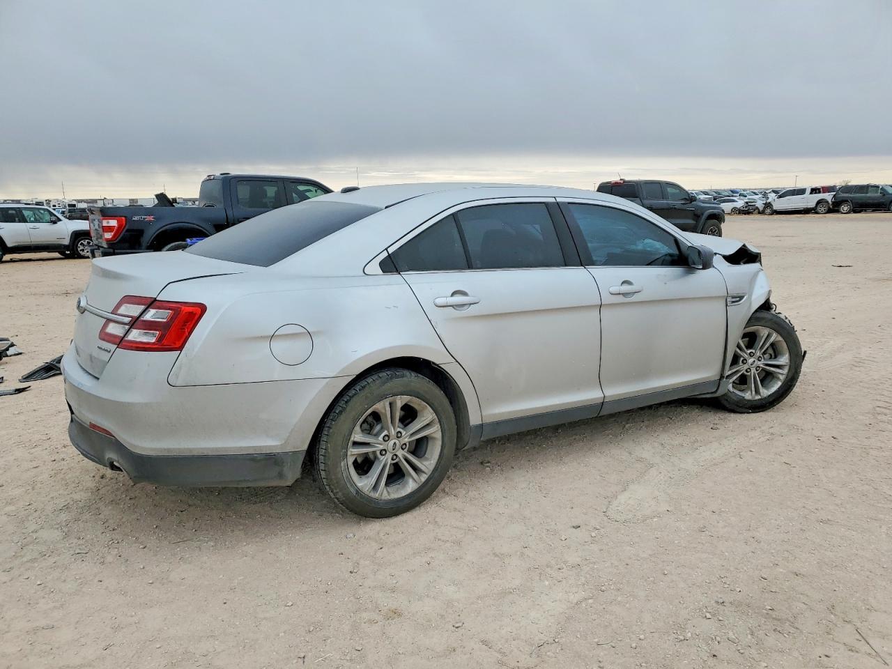 2017 Ford Taurus Se - Image 3