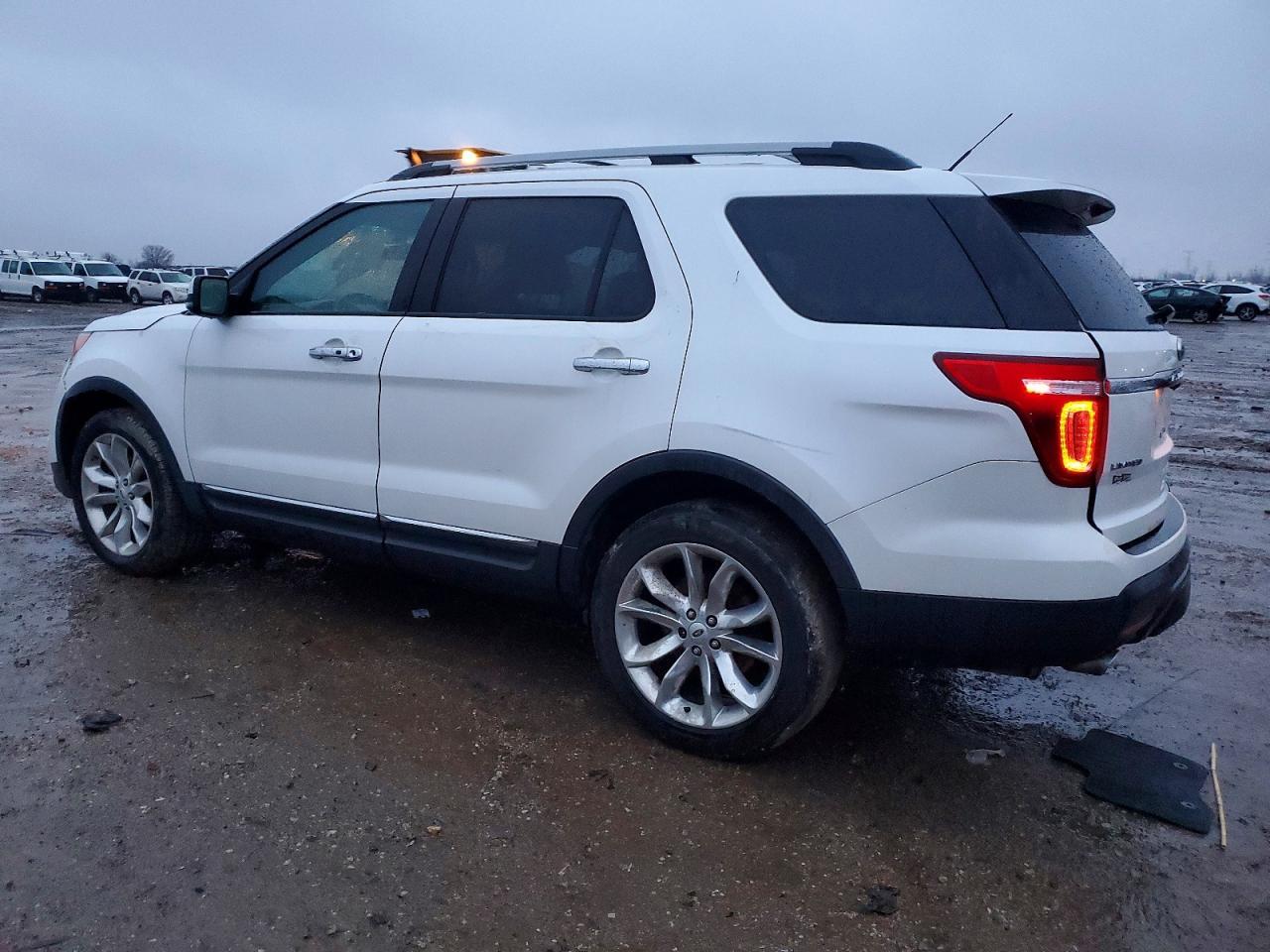 2013 Ford Explorer Limited - Image 2