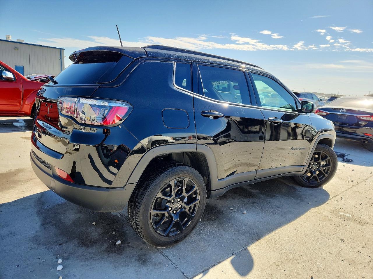2026 Jeep Compass Latitude - Фото 3