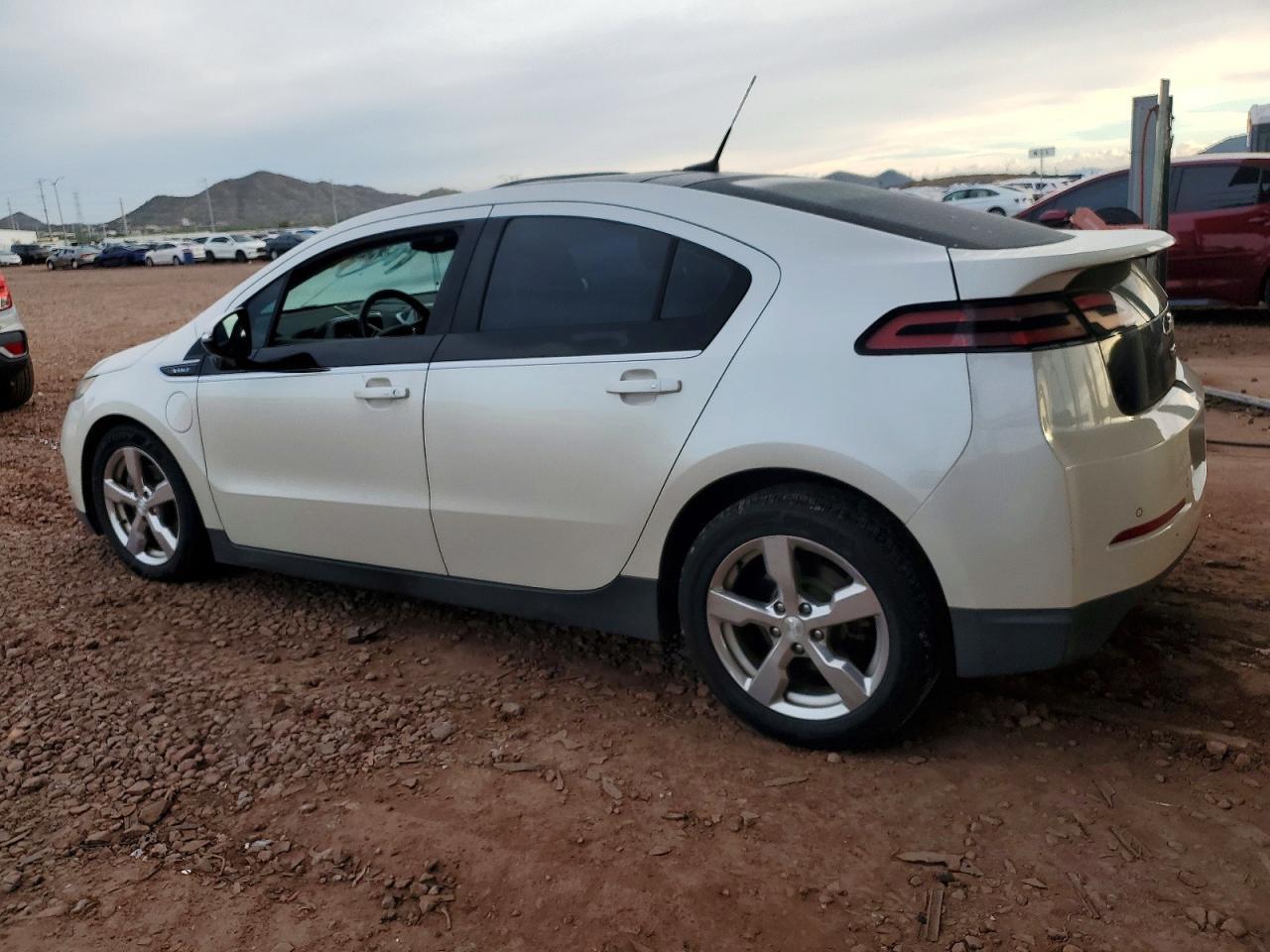 2012 Chevrolet Volt - Image 2