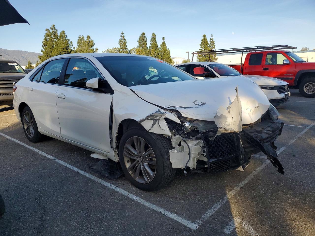 2017 Toyota Camry Se - Фото 4
