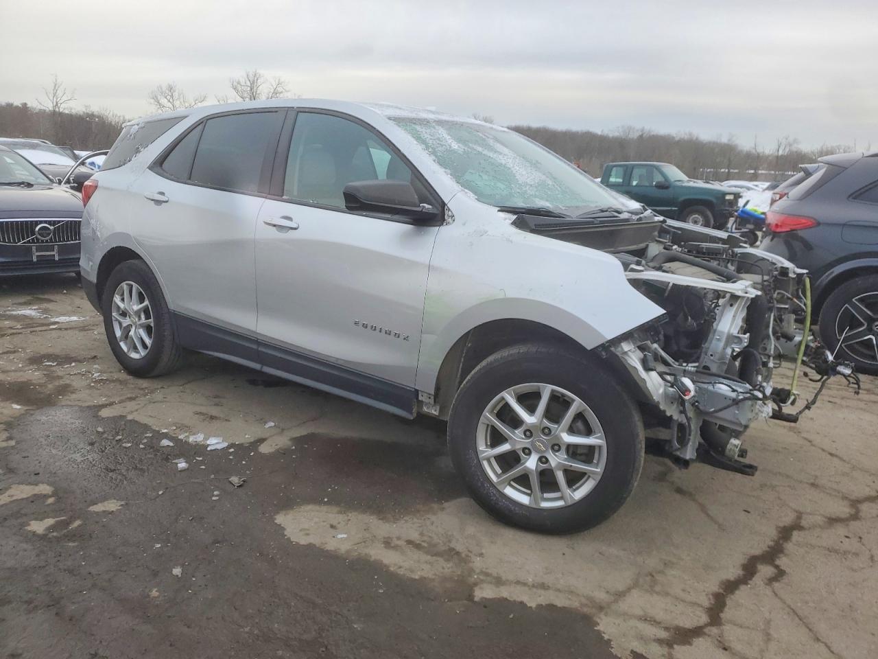 2021 Chevrolet Equinox Ls - Фото 4