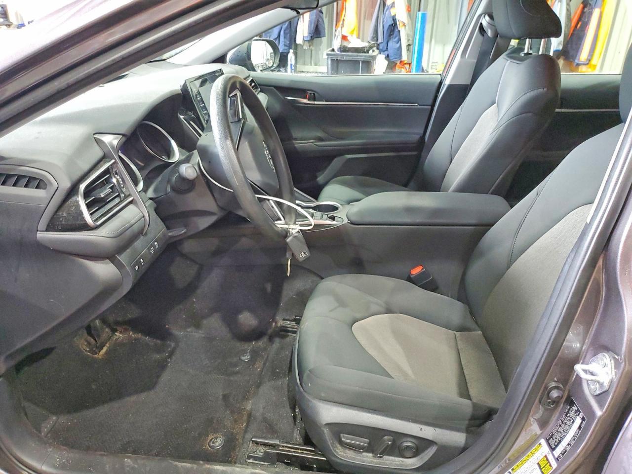 2023 Toyota Camry Le - Фото 7