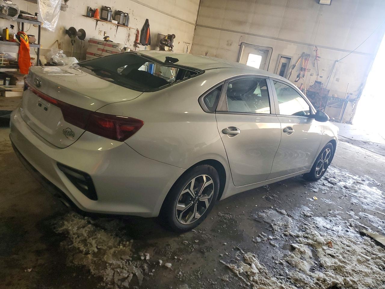 2021 Kia Forte Fe - Фото 3