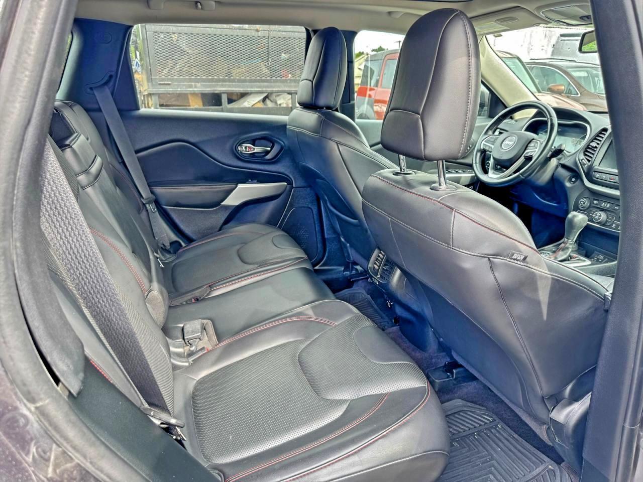 2018 Jeep Cherokee Trailhawk - Image 6