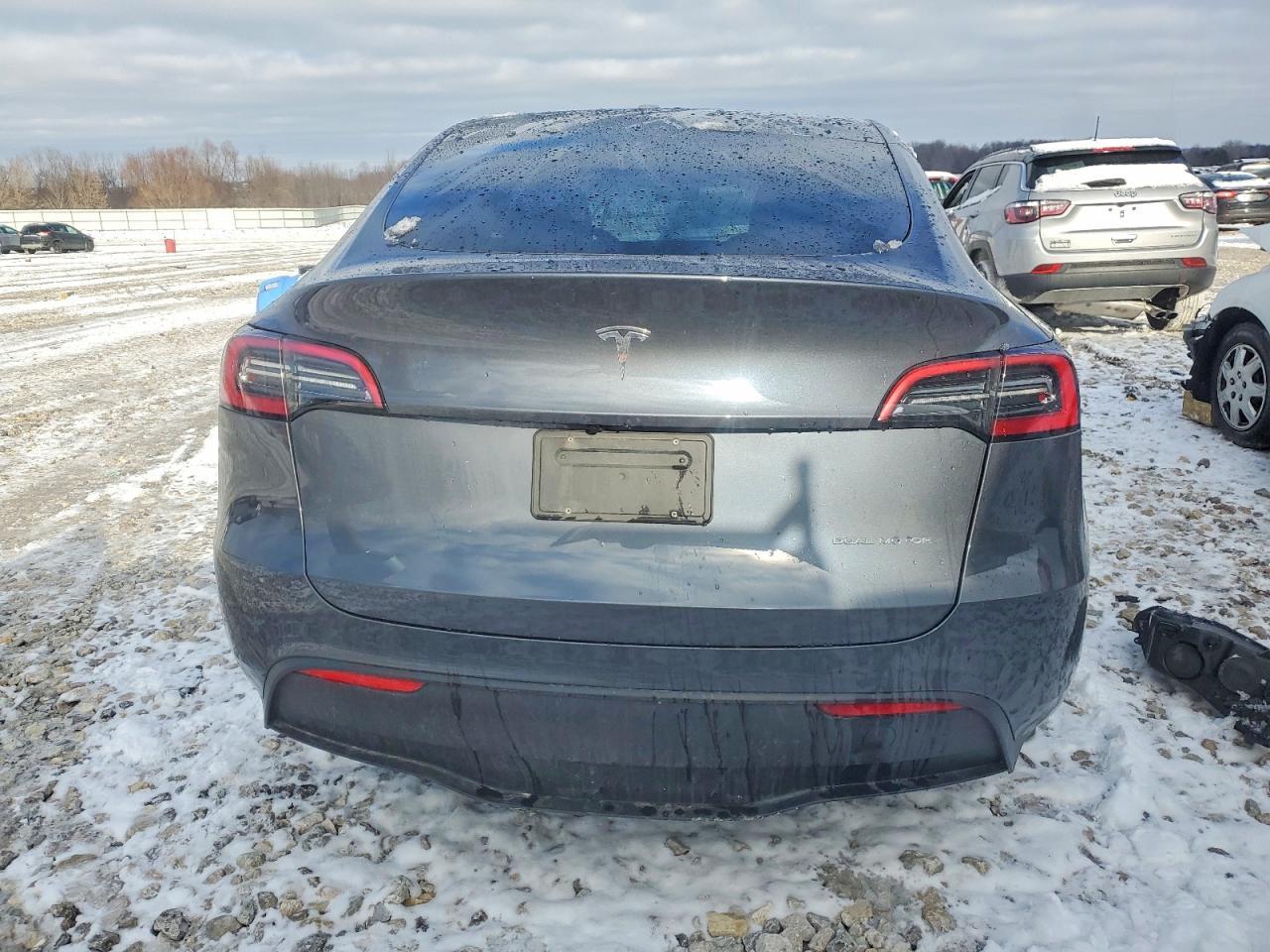 2023 Tesla Model Y - Фото 6
