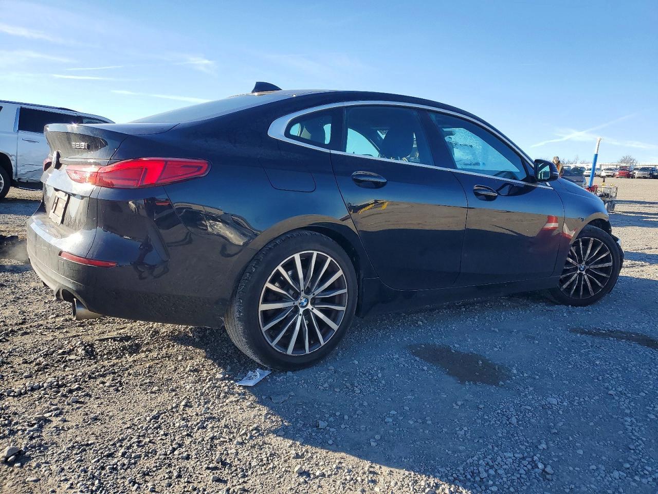 2020 BMW 228Xi - Фото 3