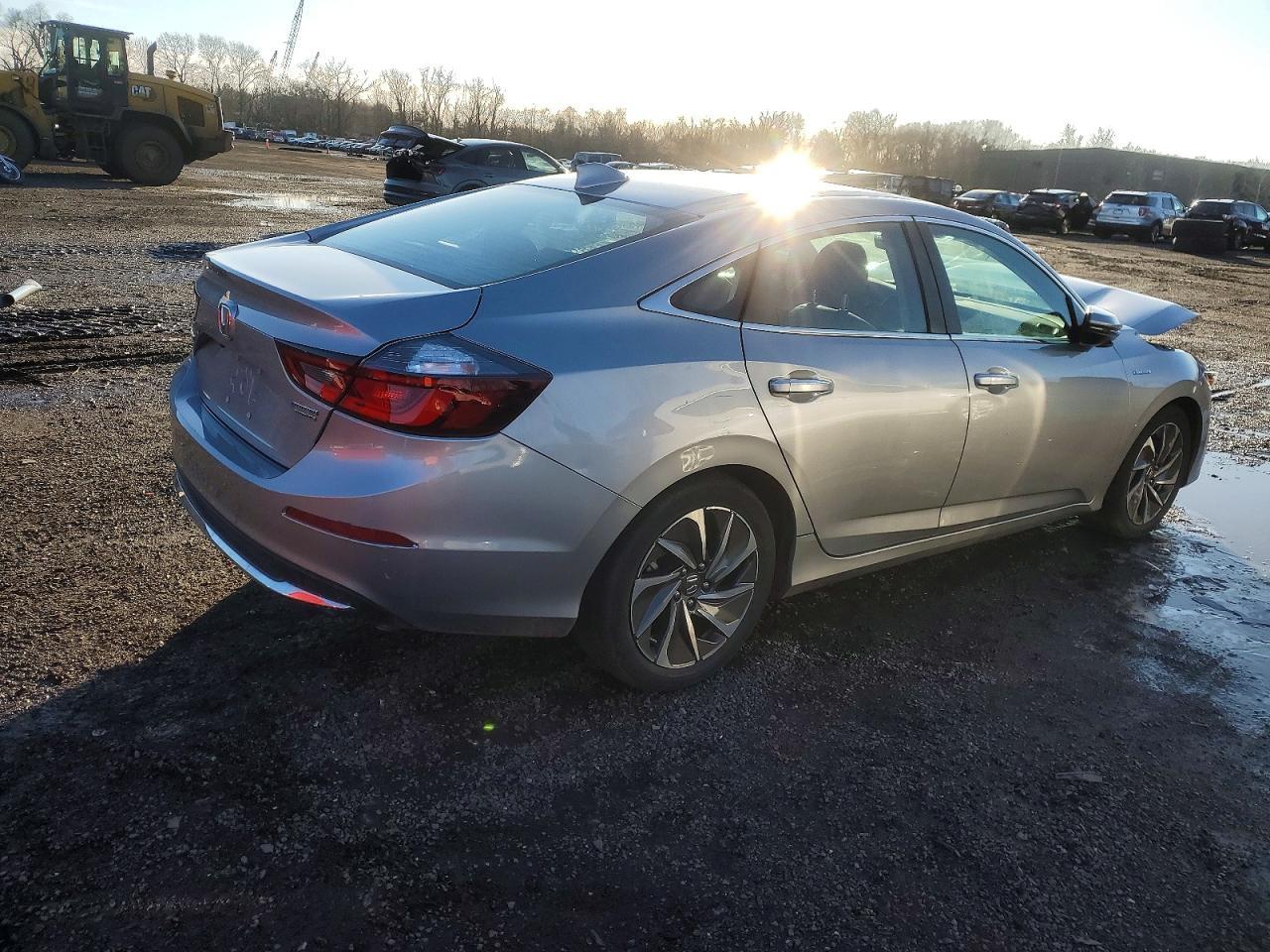 2021 Honda Insight Touring - Фото 3