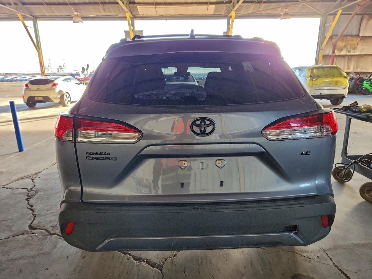 2022 Toyota Corolla Cross Le - Фото 6