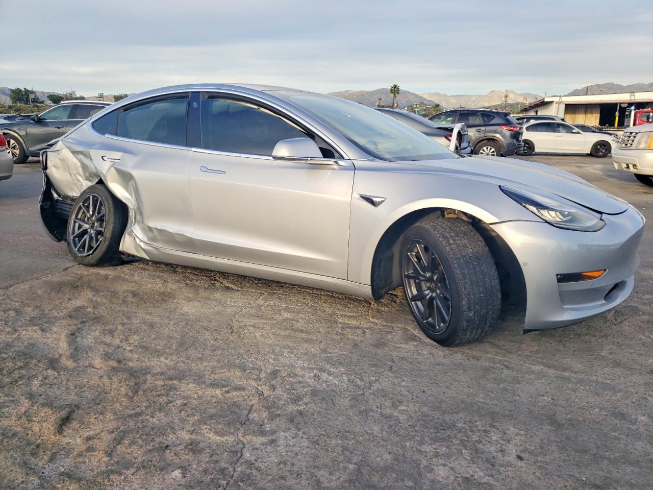 2018 Tesla Model 3 - Фото 4