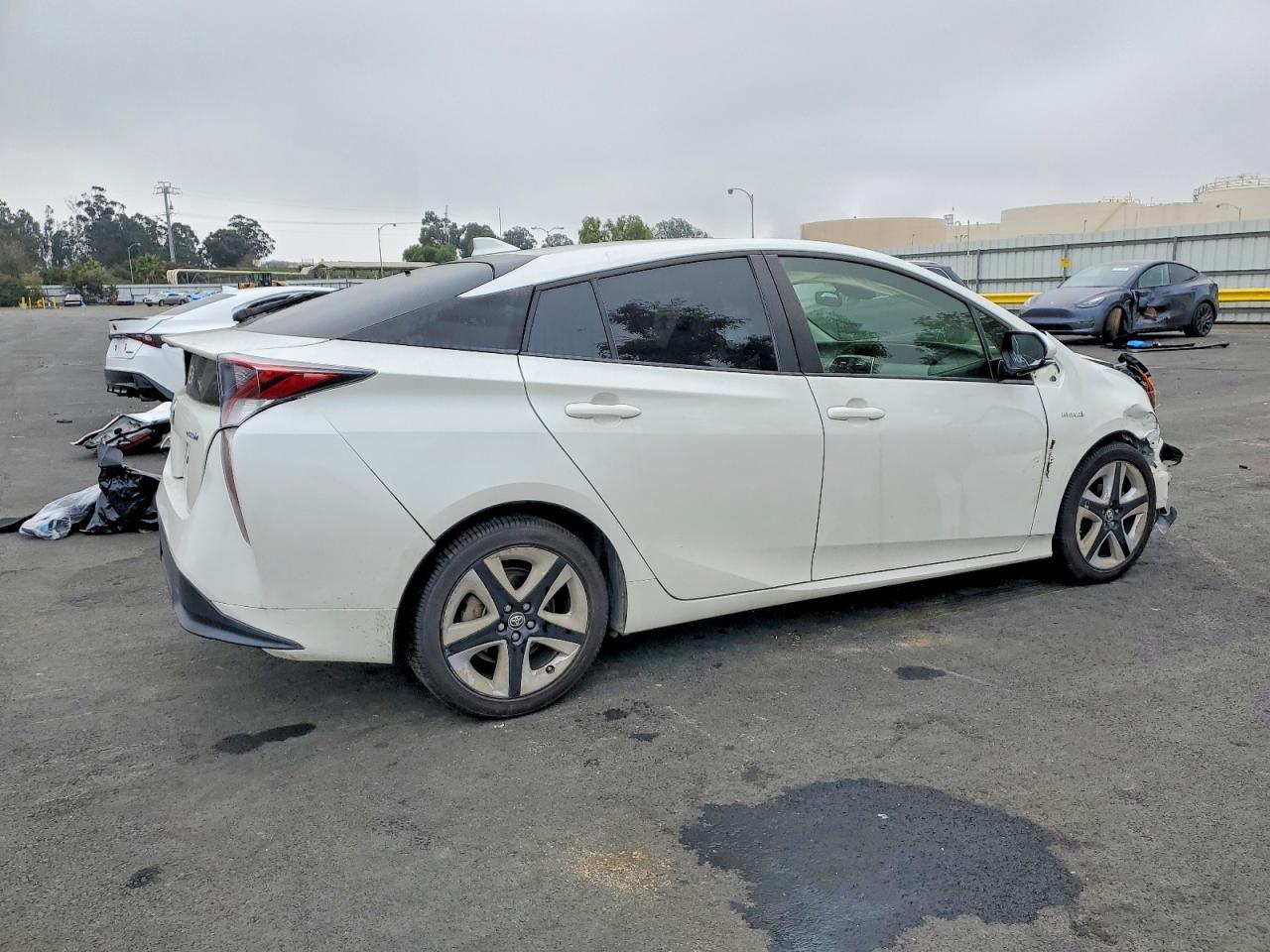2016 Toyota Prius - Image 3