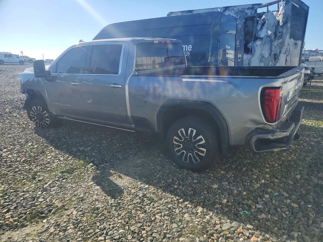 2025 GMC Sierra K3500 Denali Ultimate - Фото 2