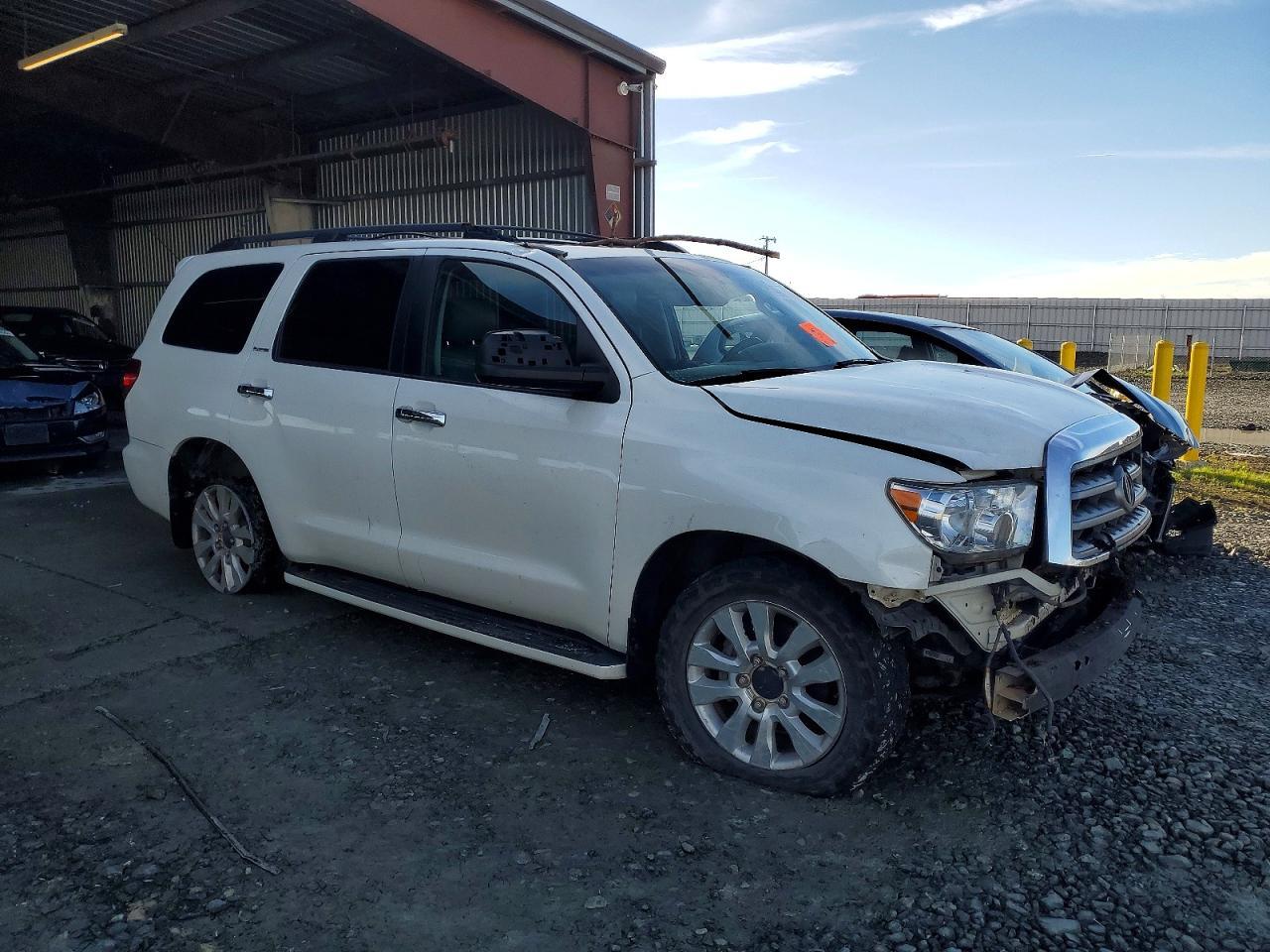 2011 Toyota Sequoia Platinum - Image 4