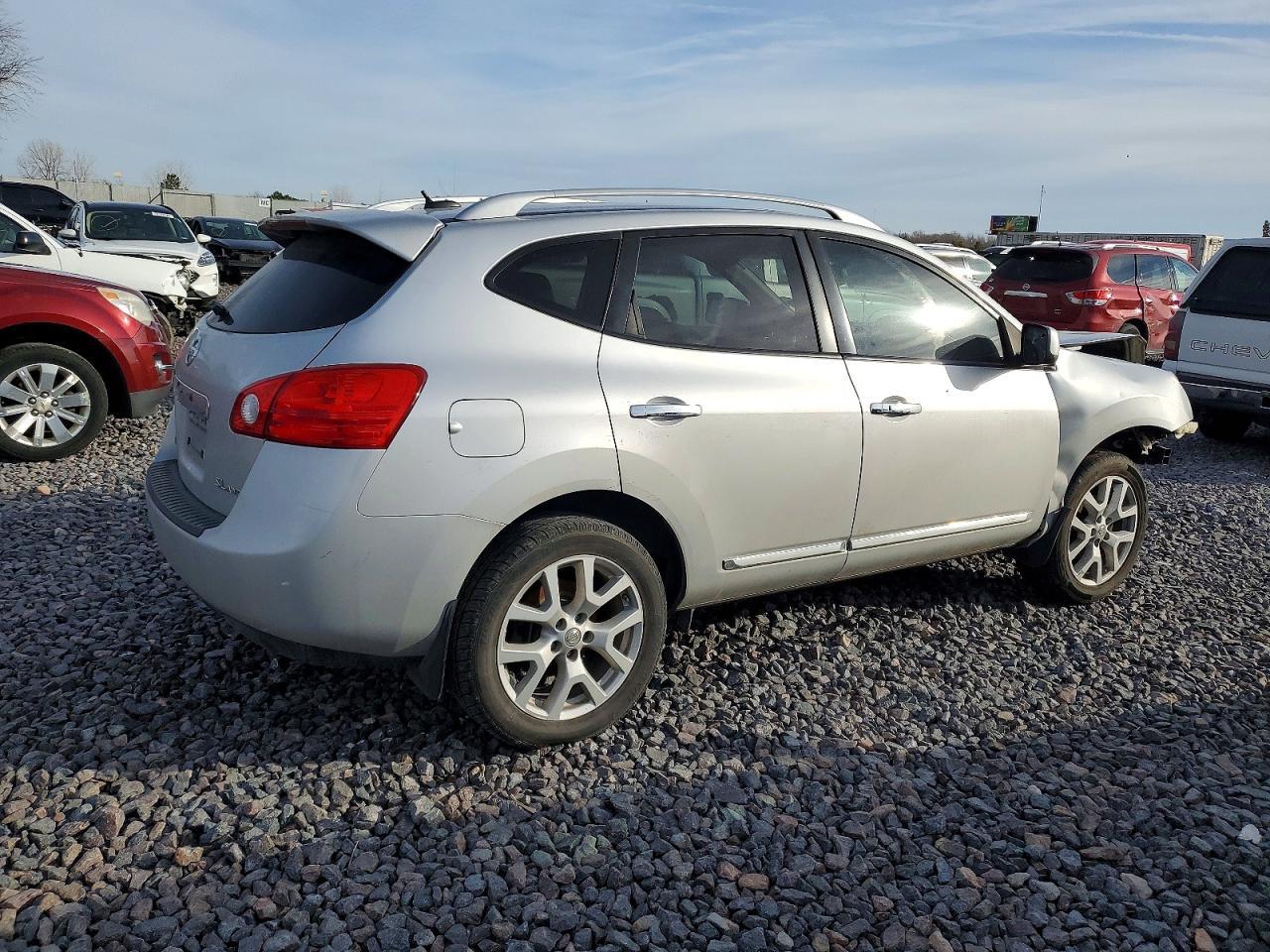 2013 Nissan Rogue S - Image 3