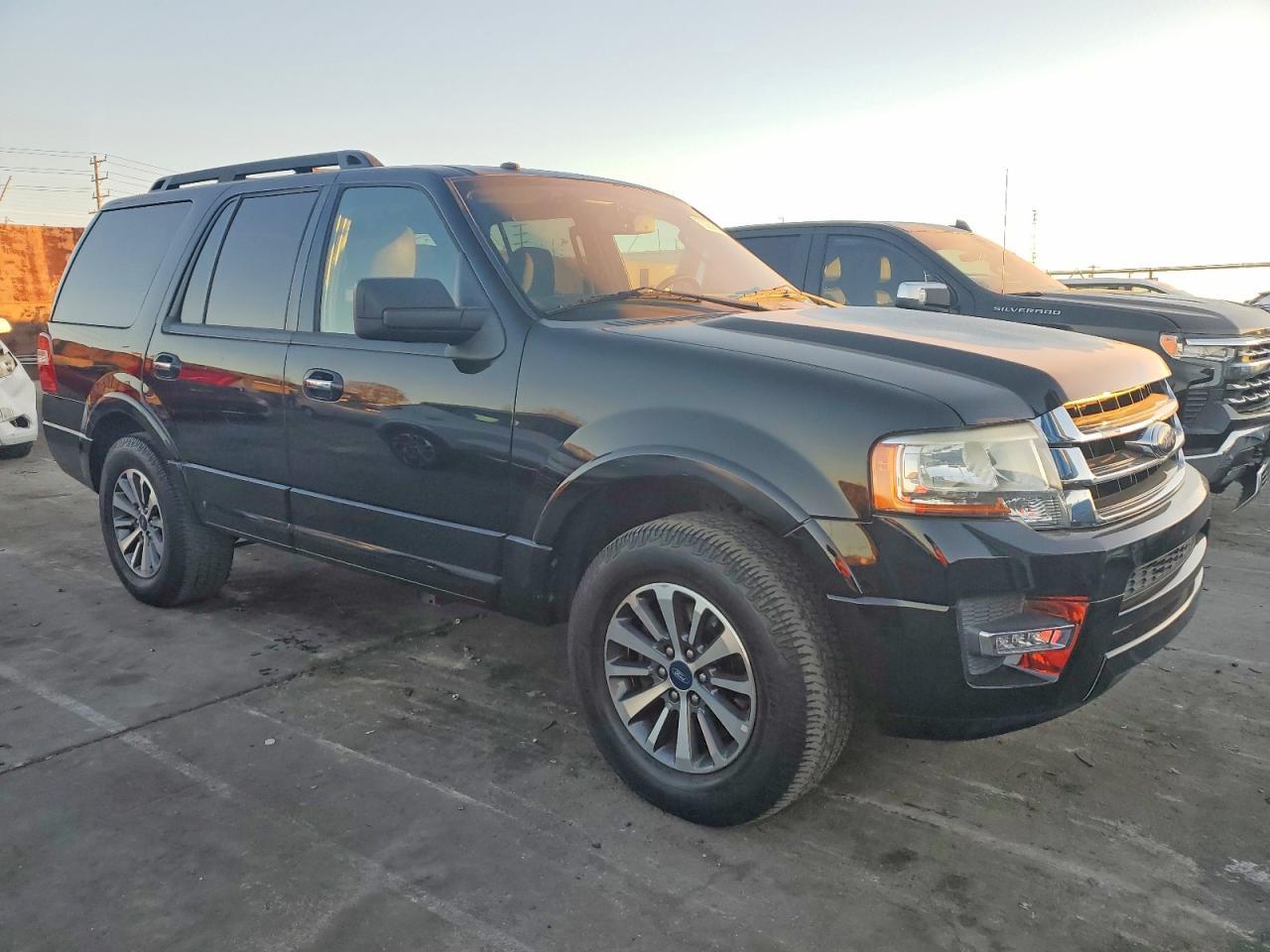 2017 Ford Expedition Xlt - Фото 4