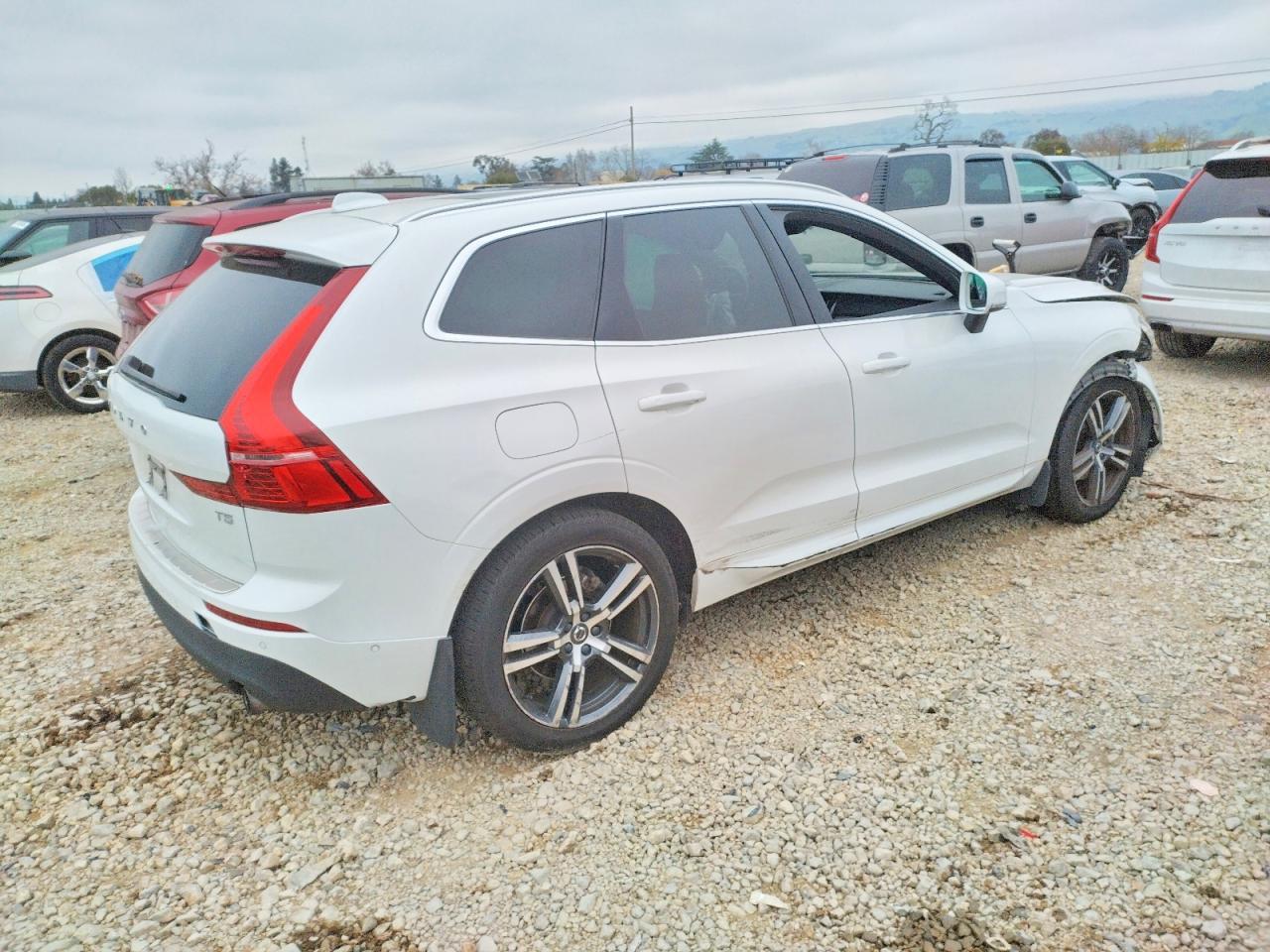 2019 Volvo Xc60 T5 Momentum - Image 3