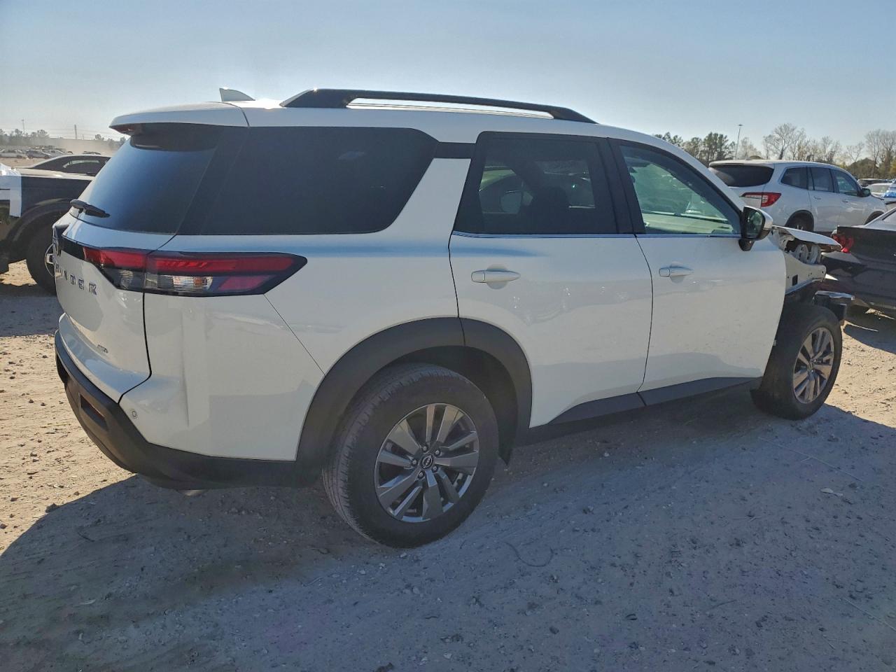 2025 Nissan Pathfinder Sv - Фото 3