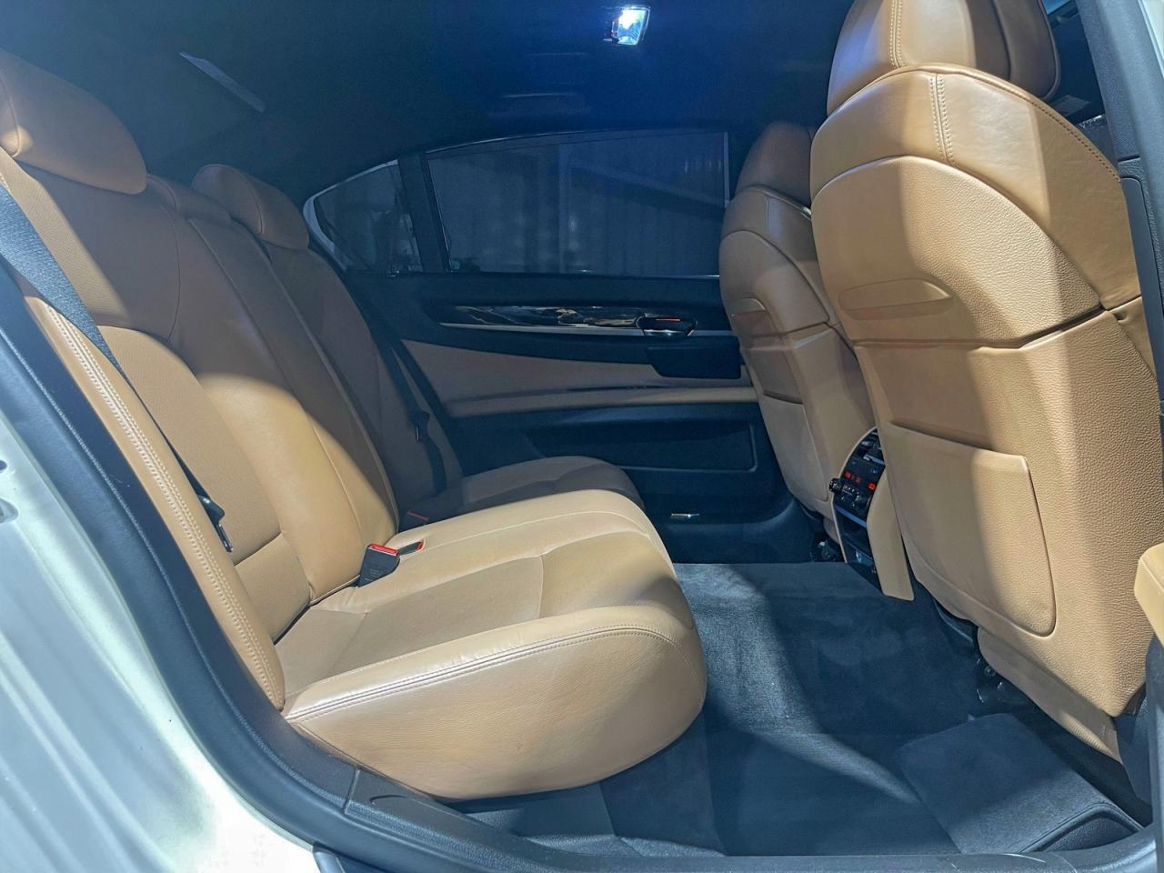 2010 BMW 750 Li - Фото 6