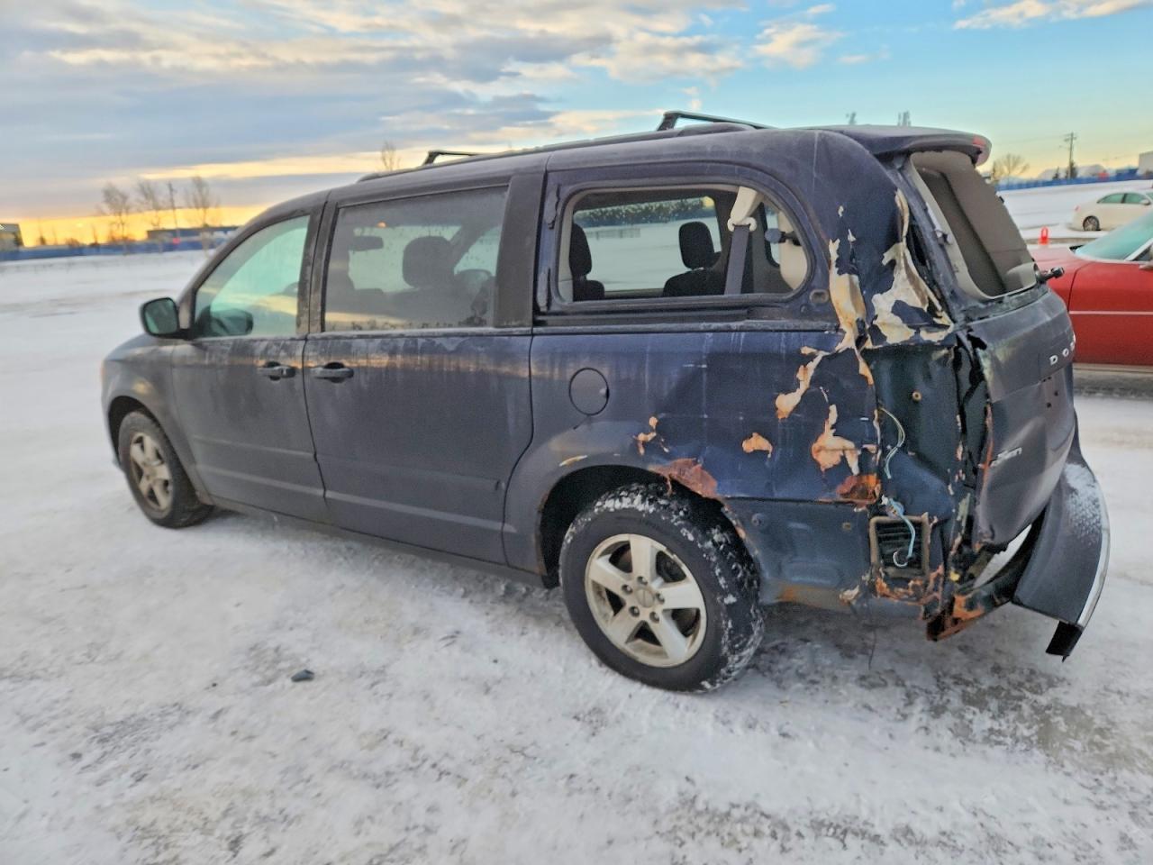 2011 Dodge Grand Caravan Express - Фото 2
