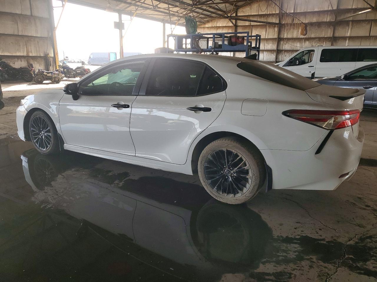 2020 Toyota Camry Se - Image 2